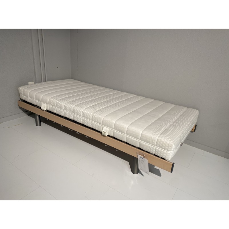 lit couche avec matelas